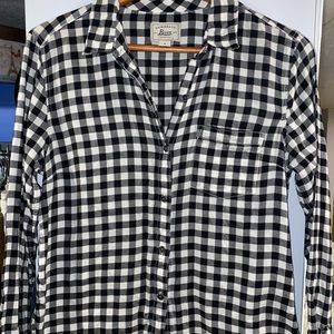 Bass black & white flannel🤍🖤